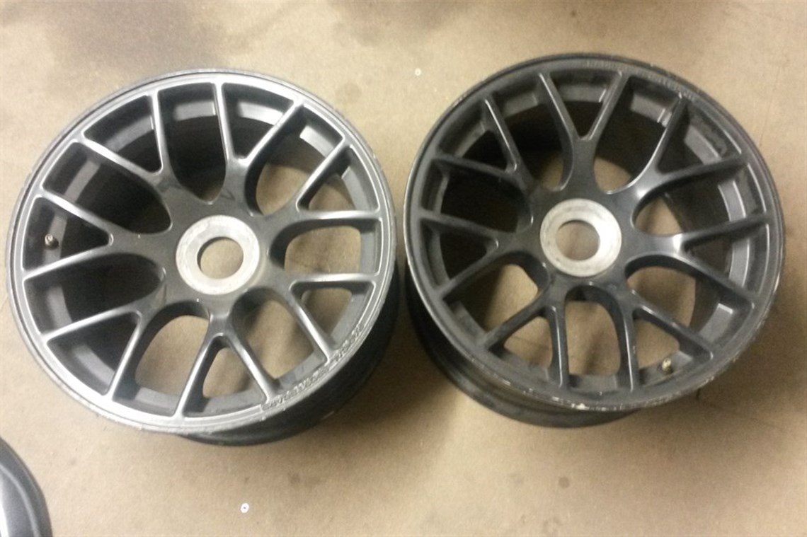 radical-sr3-pair-of-front-wheels-15x8