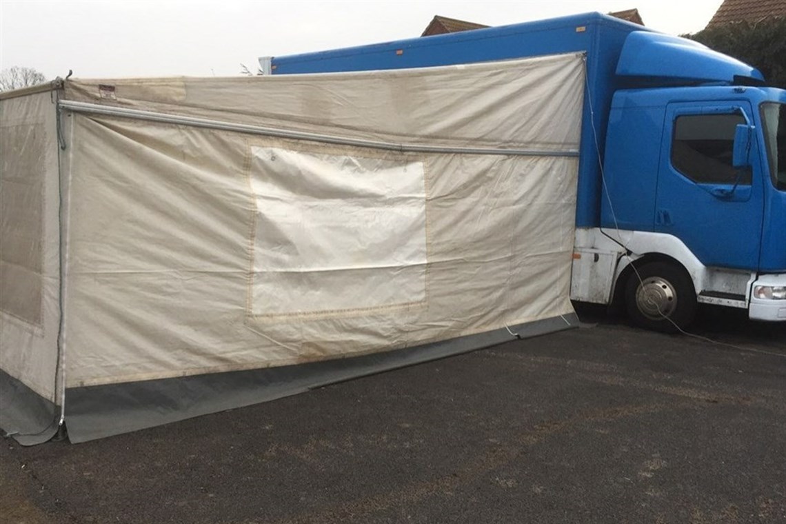 alfred-bull-75-ton-awning-spares-or-repair-6x