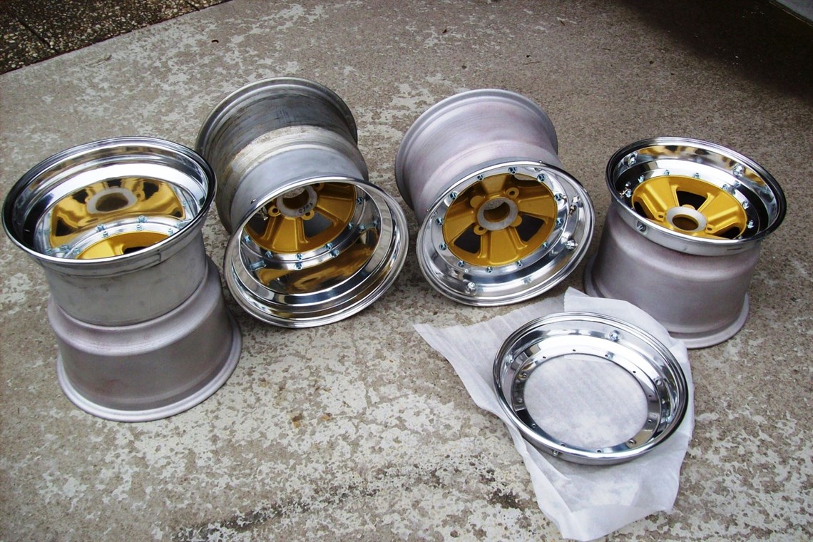 Racecarsdirect.com - Set of Chevron wheels