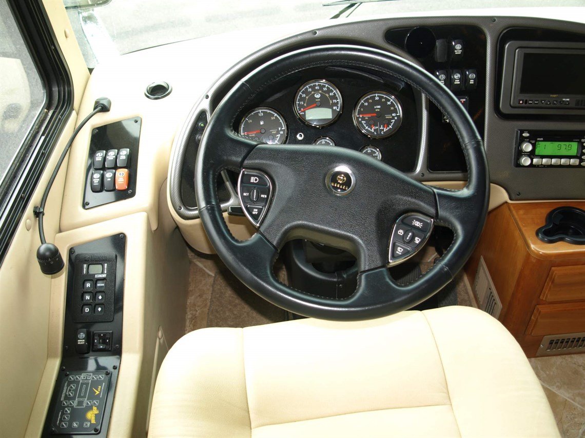 2008-monaco-camelot-38pdq