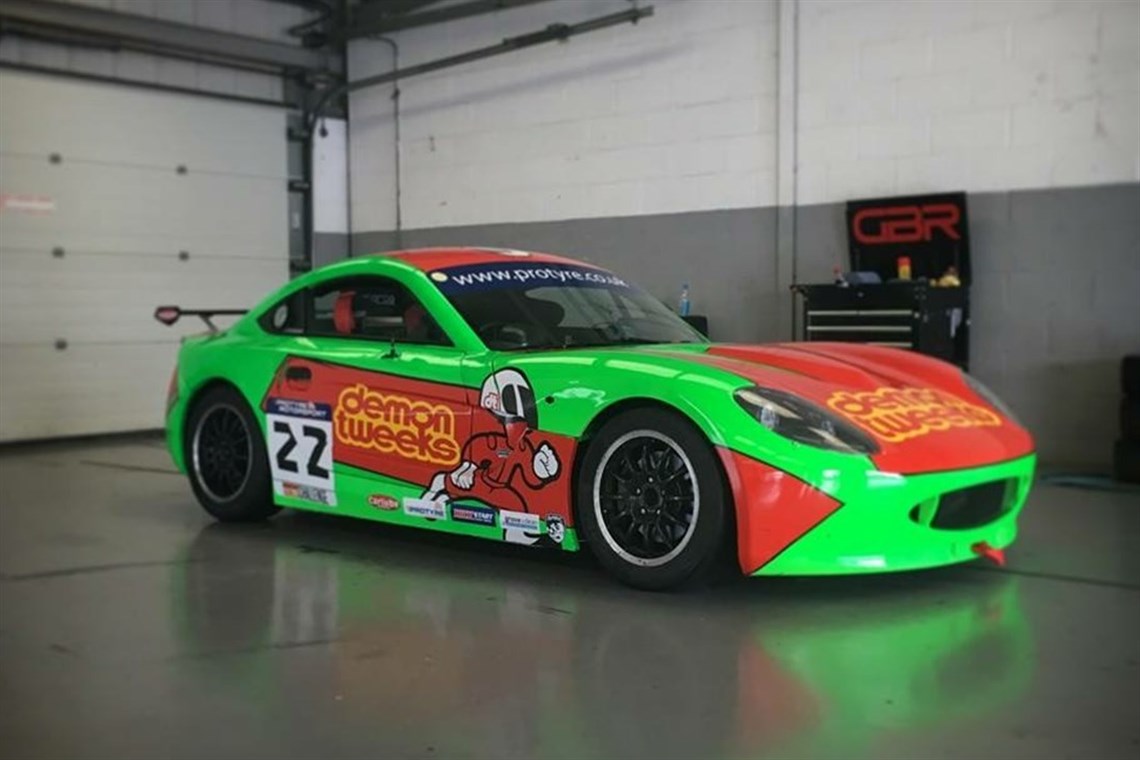 Get Racecarsdirect Com Ginetta G40 Race Winning Car HD Get Wallpaper Racecarsdirect Com Ginetta G40 Race Winning Car Desktop Wallpaper