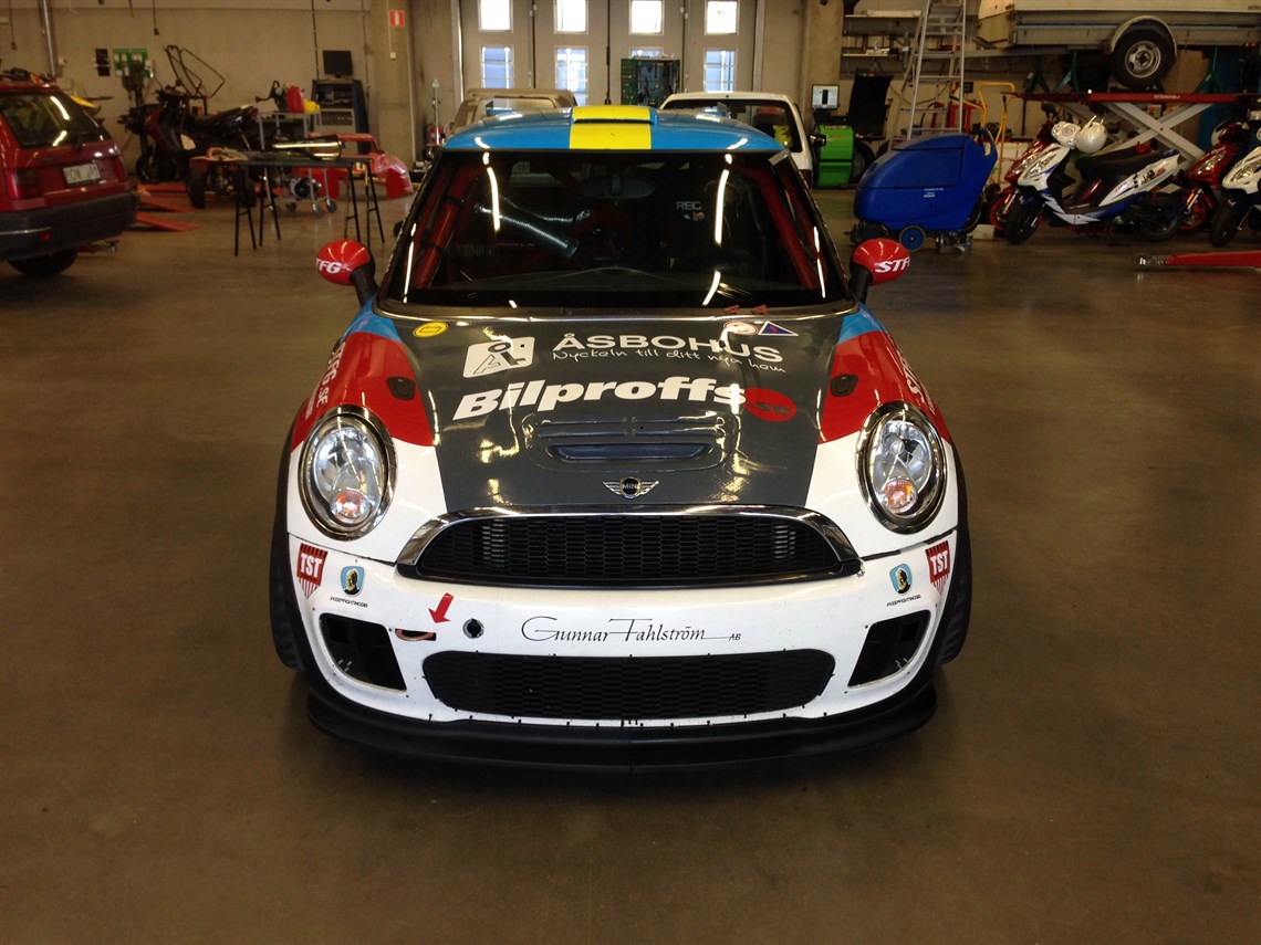 Racecarsdirect.com - MINI Challenge R56 car modified for endurance