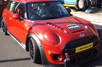 mini-challenge-jcw-race-car