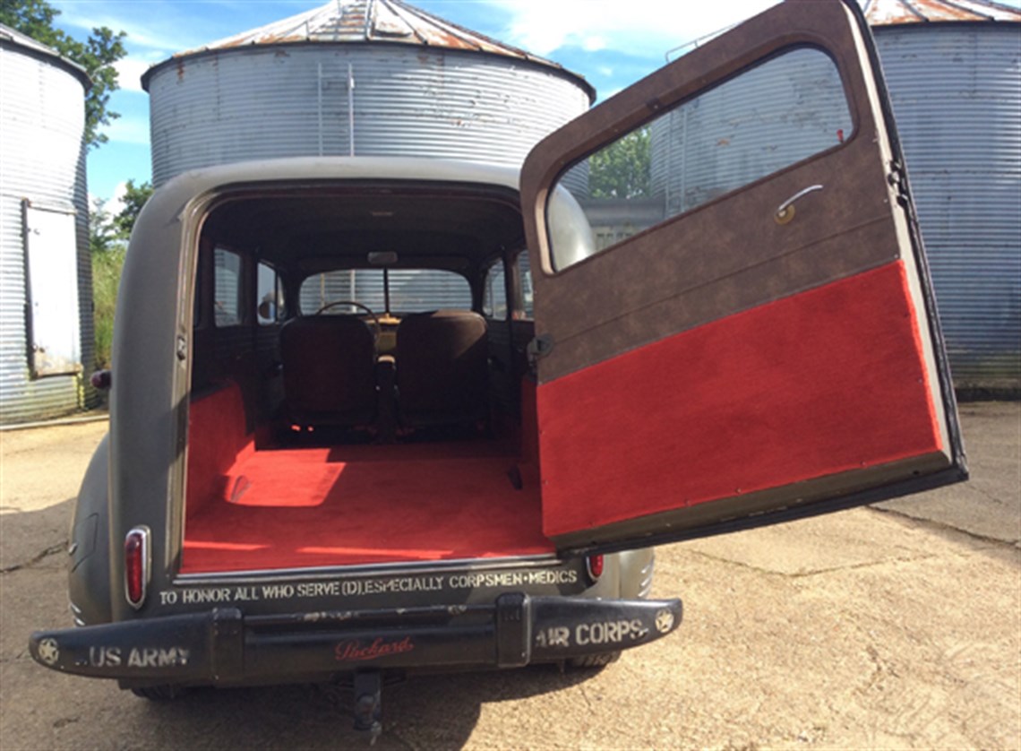 1941-packard-ambulance-historic-support-truck