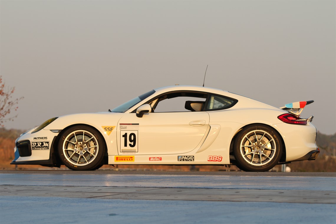 2016-porsche-gt4-clubsport