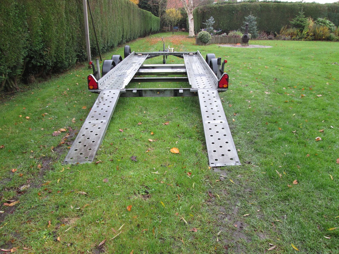 woodford-light-weight-race-car-trackday-trail