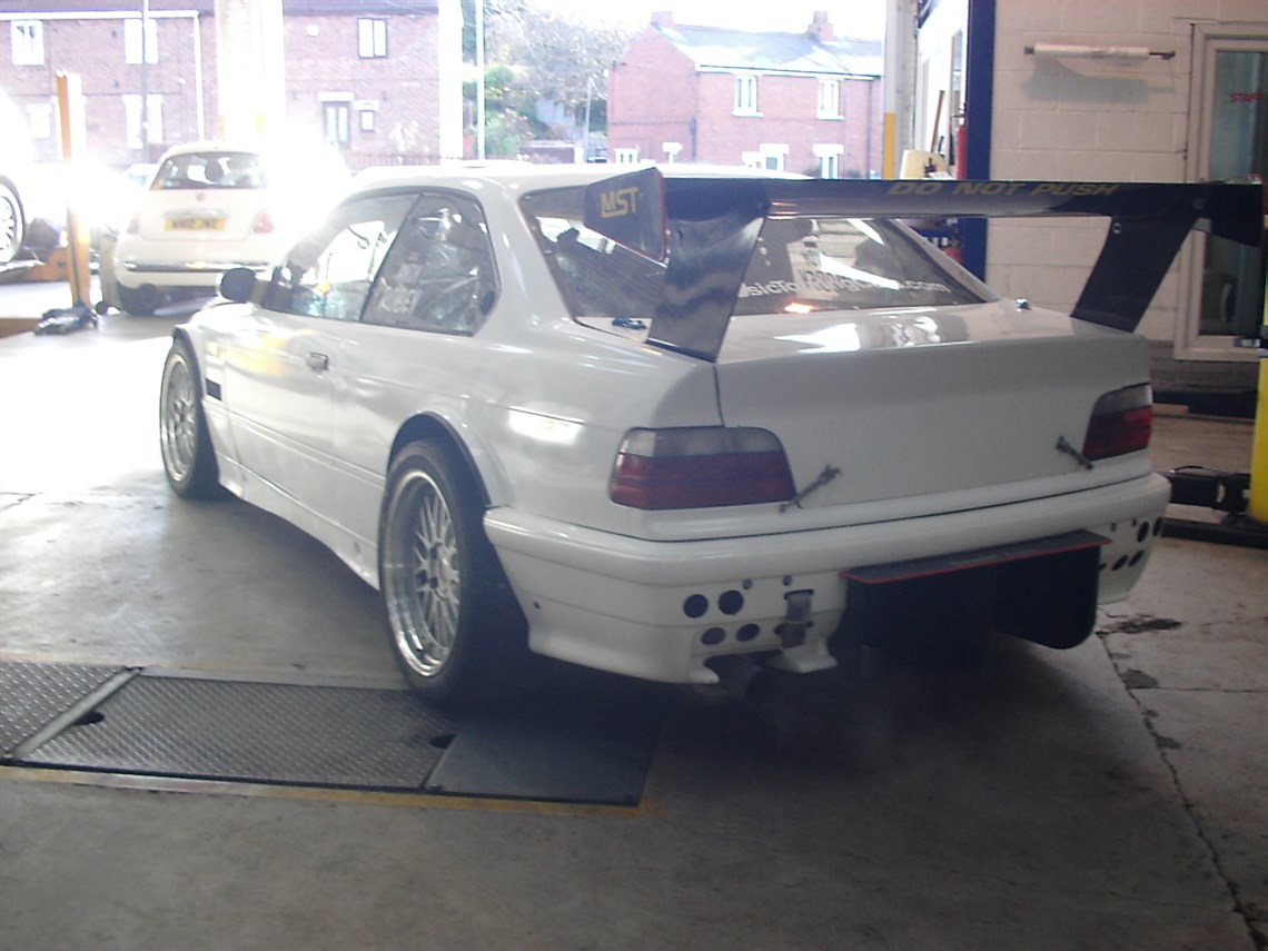 bmw-e36-m3-race-car