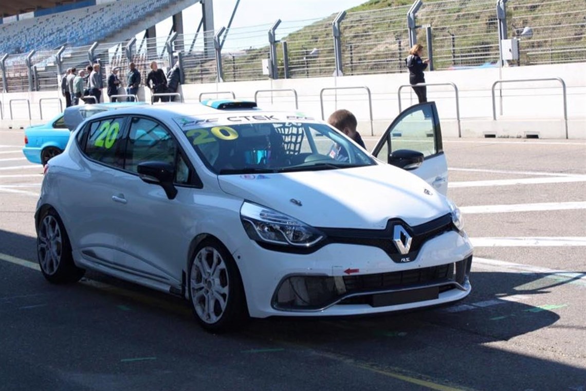 renault-clio-cup-iv-x98-2015-nr228