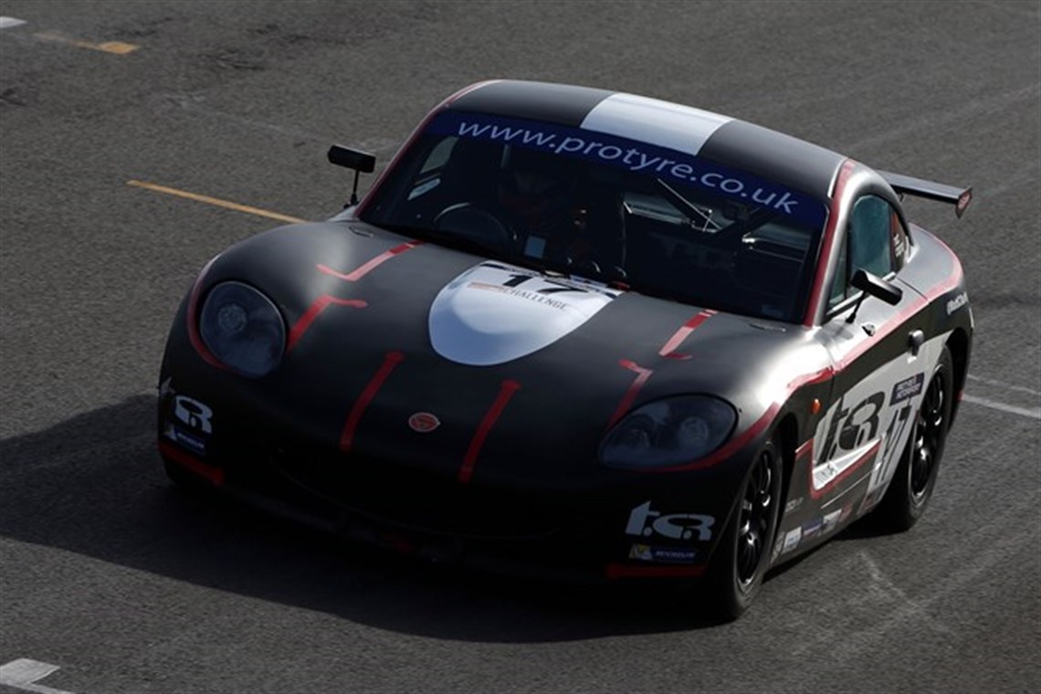 Racecarsdirect.com - Ginetta G40 GT5 Challenge - Championship Winning Car