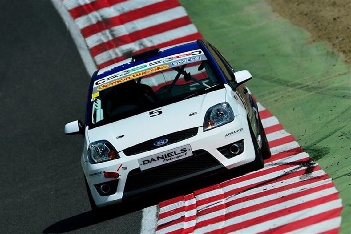 Racecarsdirect.com - Ford Fiesta ST Race Car