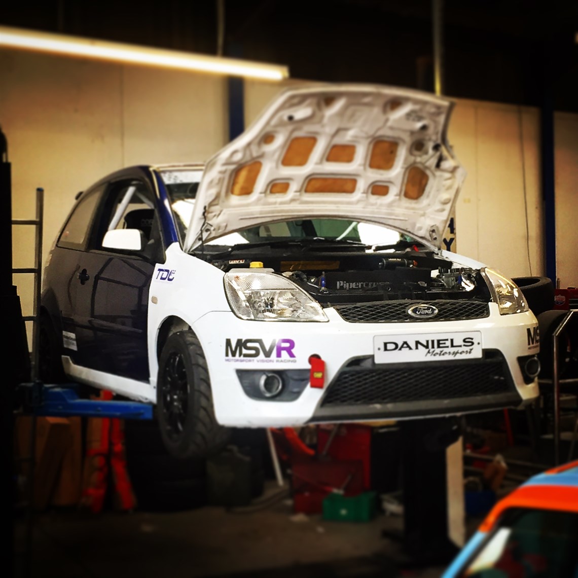 Racecarsdirect.com - Ford Fiesta ST Race Car