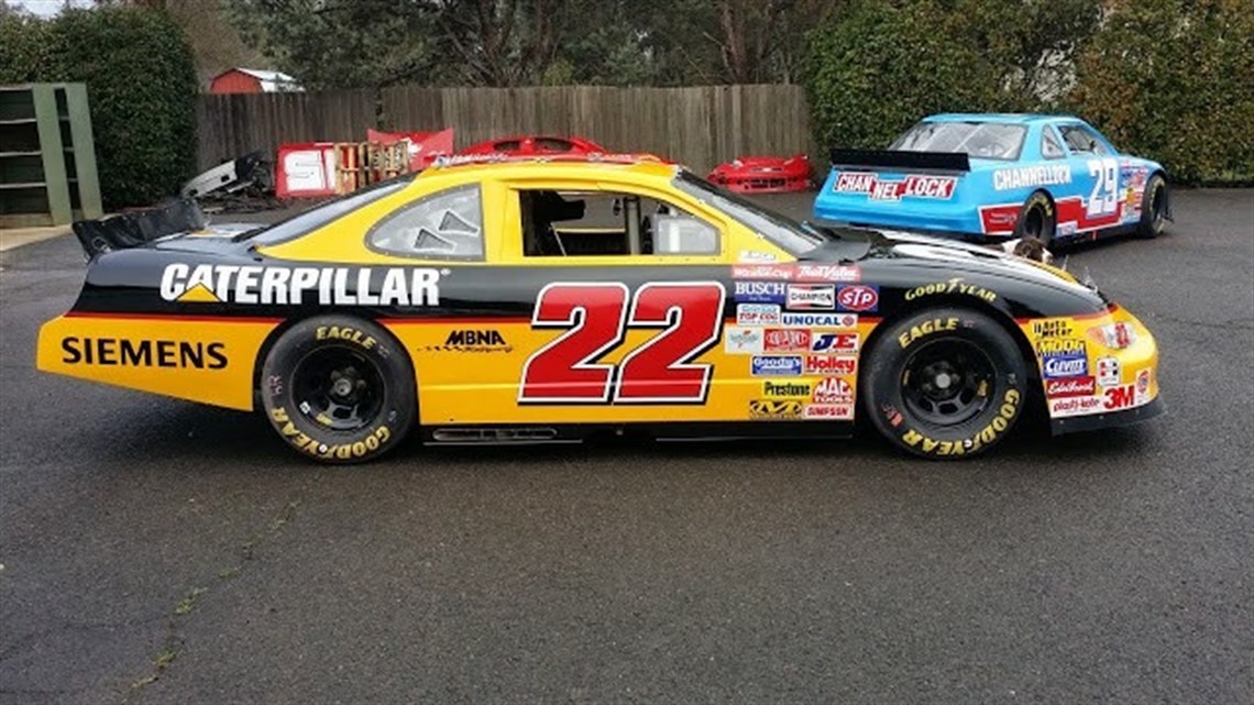 Racecarsdirect.com - NASCAR Road Race Ward Burton #22 Caterpillar Stock Car