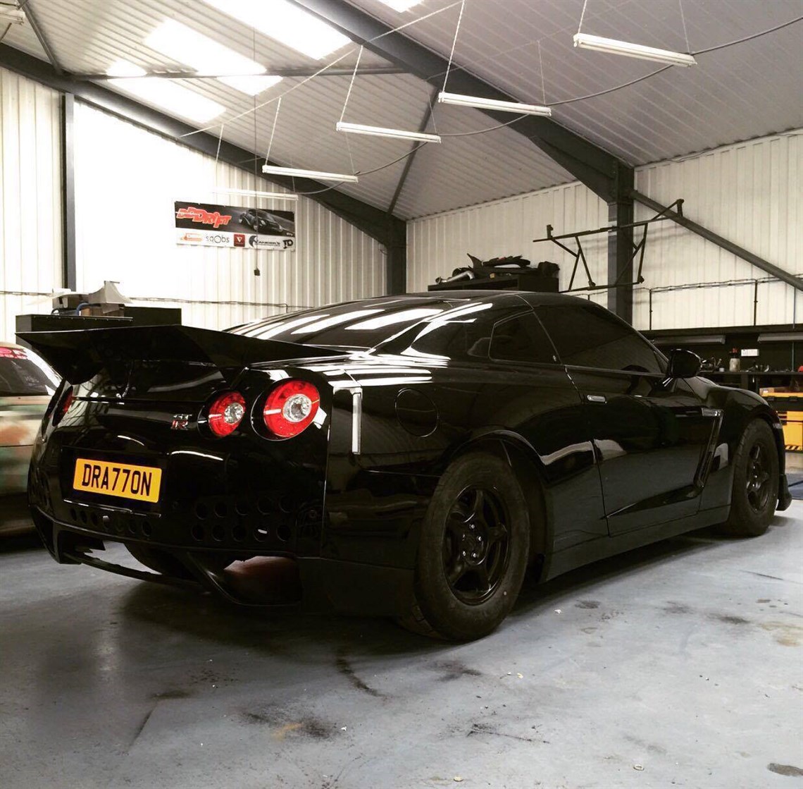 Racecarsdirect.com - Nissan GT-R R35 unfinished Drag project 1200+HP