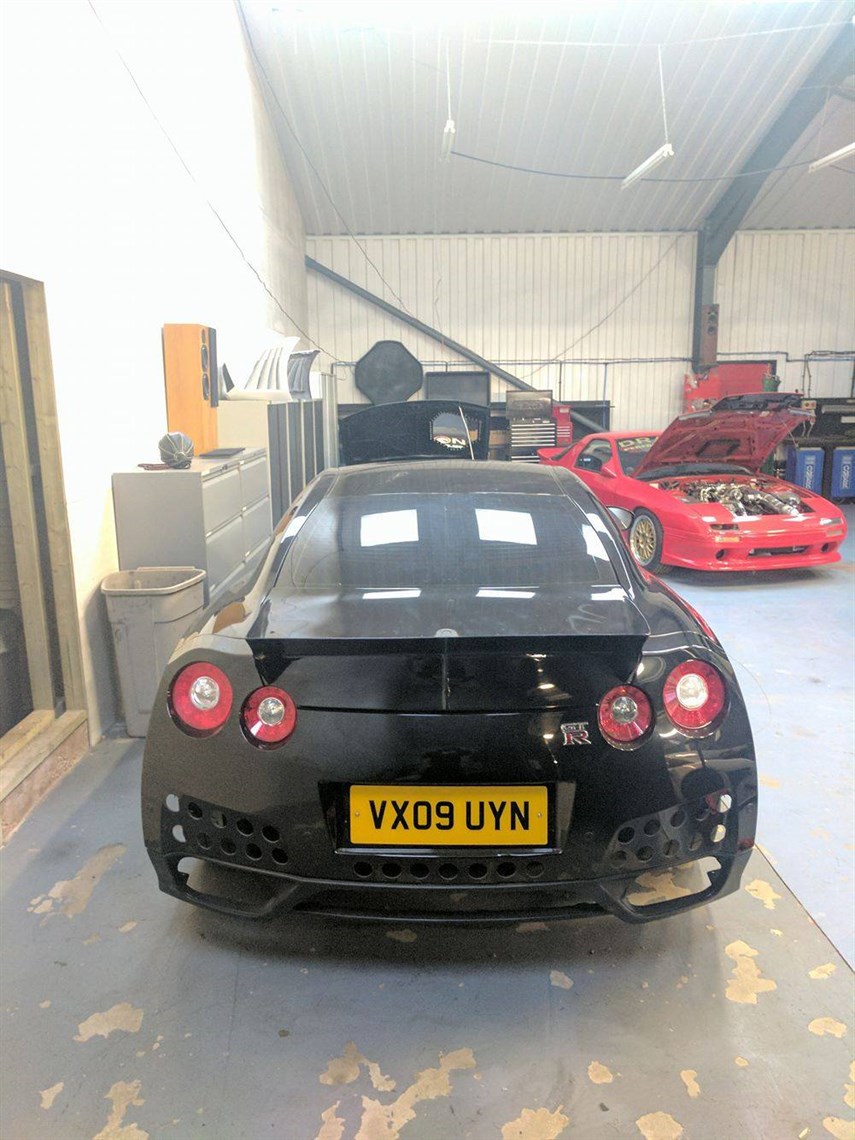 Racecarsdirect.com - Nissan GT-R R35 unfinished Drag project 1200+HP