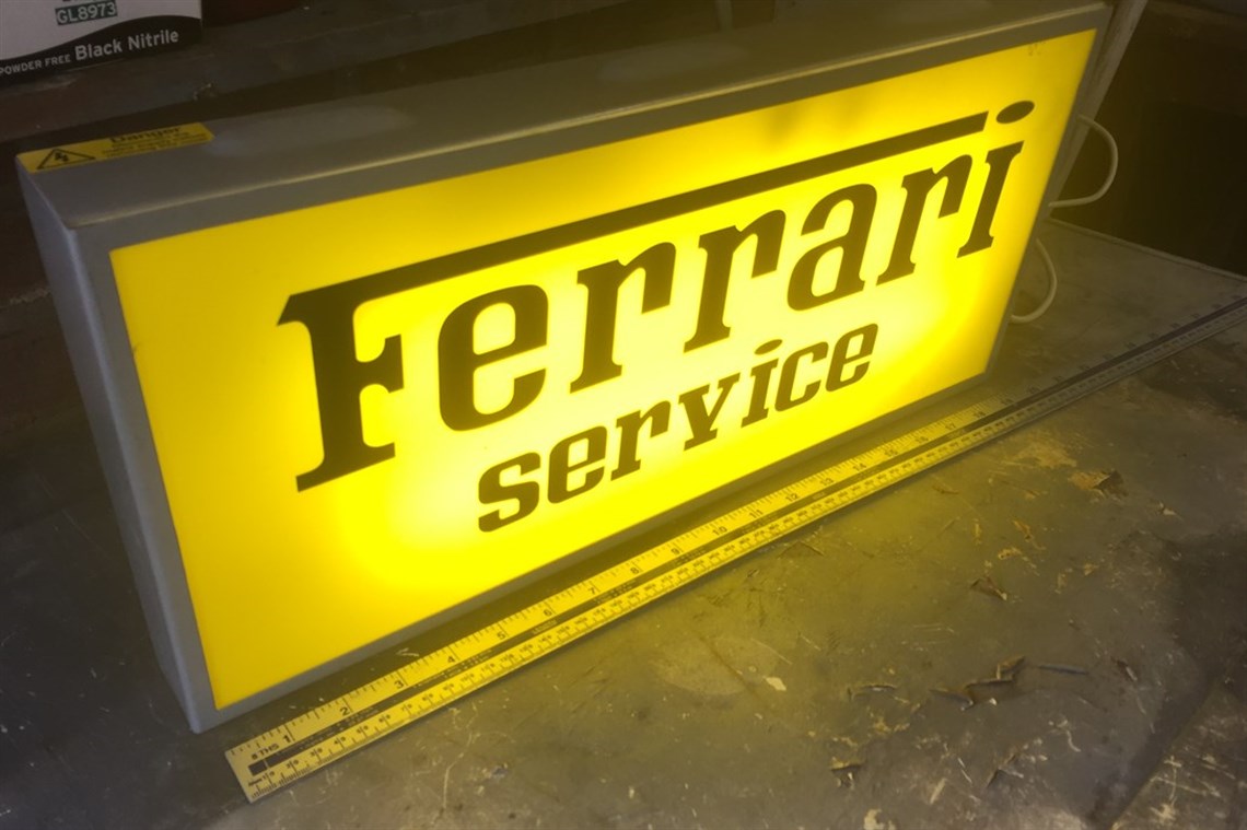 ferrari-service-sign