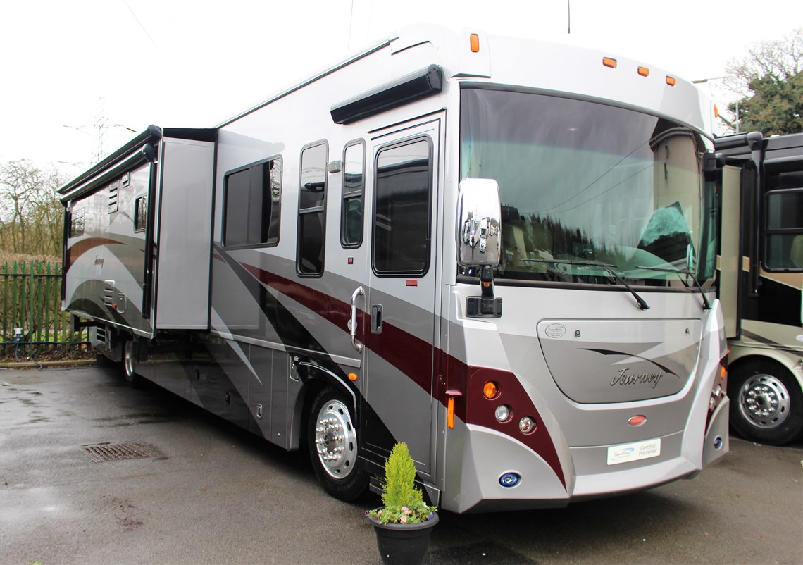 Racecarsdirect.com - Winnebago Journey American Rv