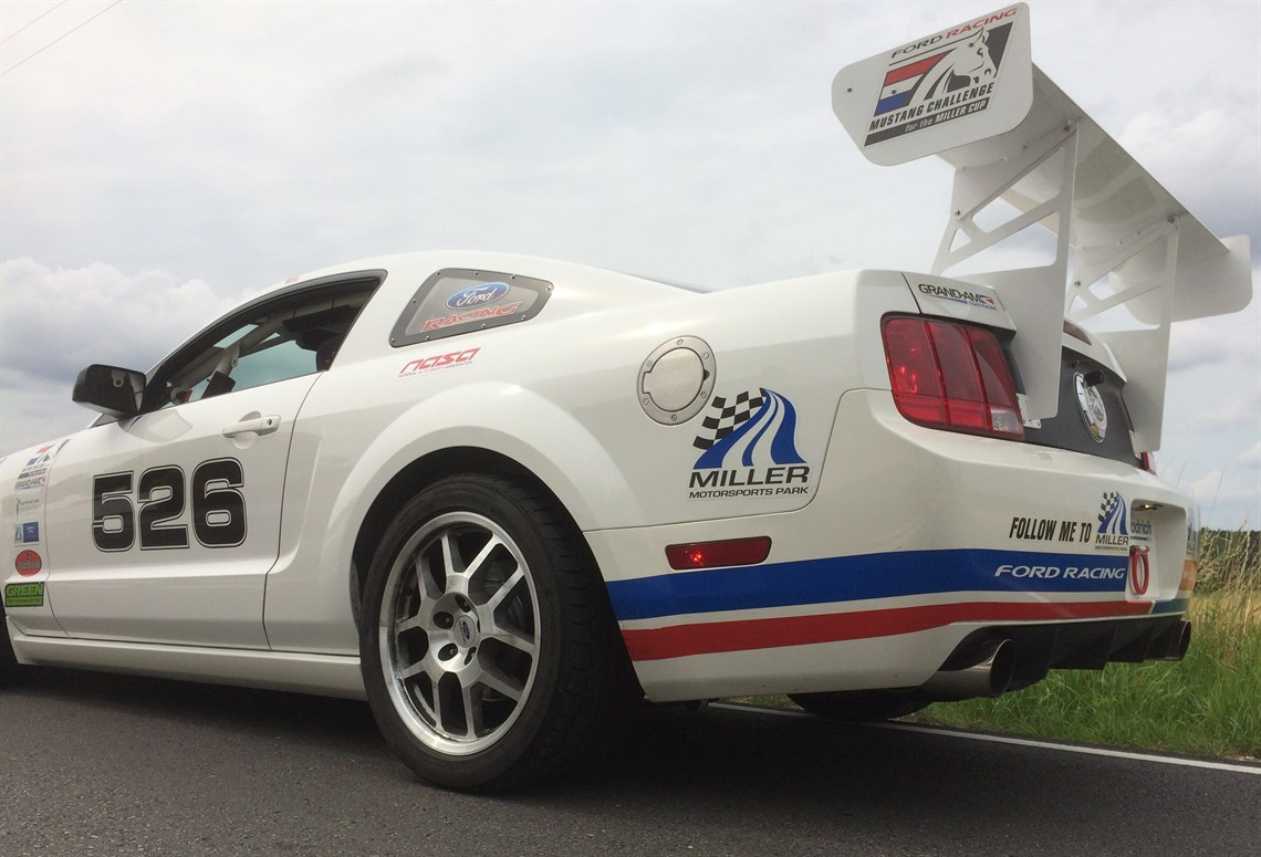 Racecarsdirect.com - Ford FR500S - Factory Mustang race car