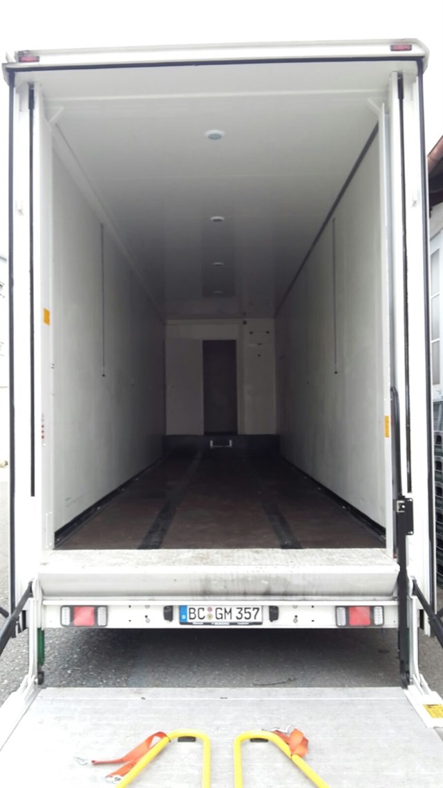 racetrailer-office-space-1st-reg-2016-side-do