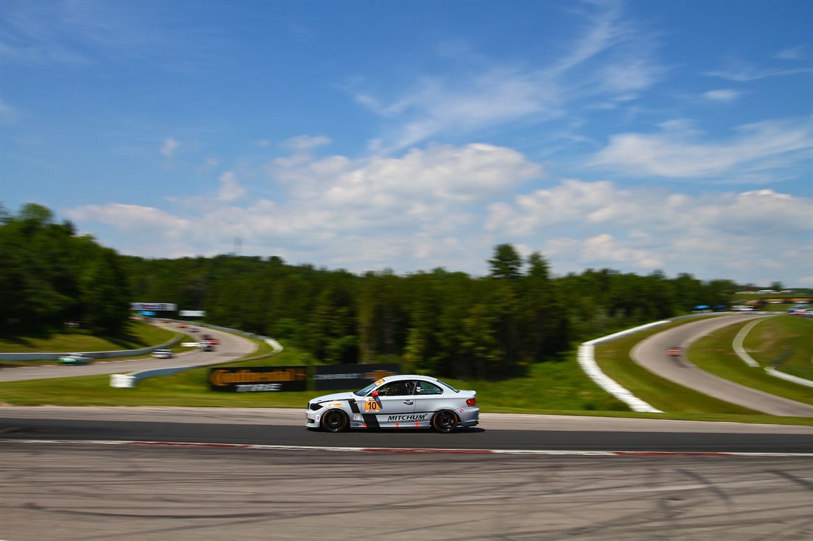 mitchum-motorsports-10-grand-am-st-bmw-1-seri