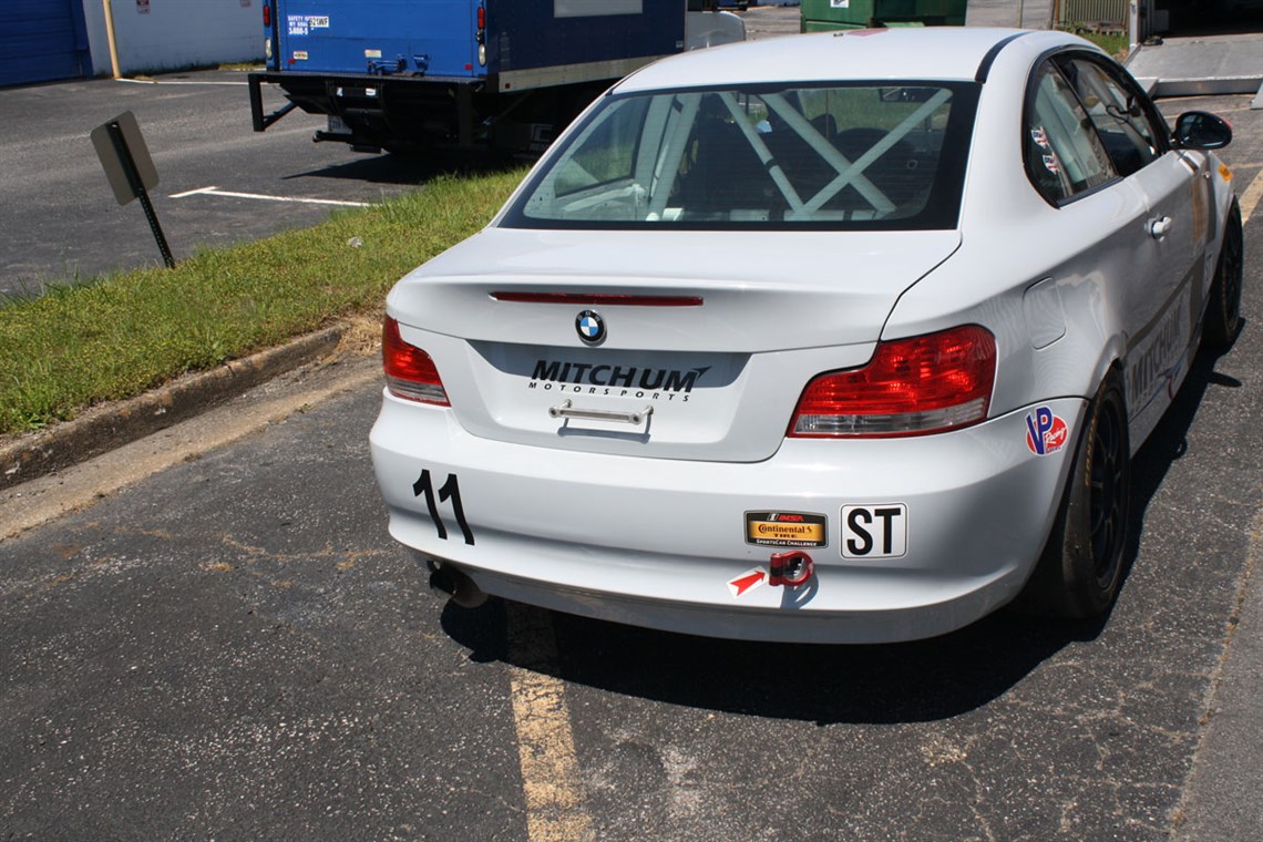 mitchum-motorsports-11-grand-am-st-bmw-1-seri