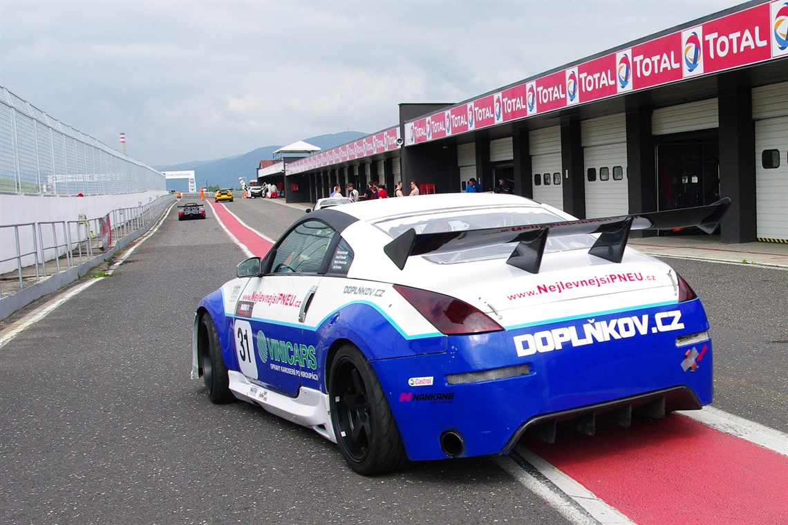 Racecarsdirect.com - Nissan 350Z