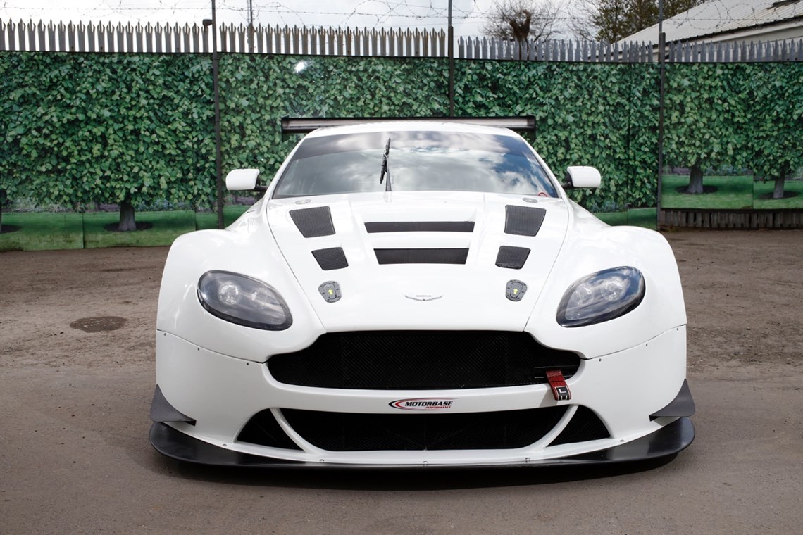 aston-martin-gt3---chassis-020---2014