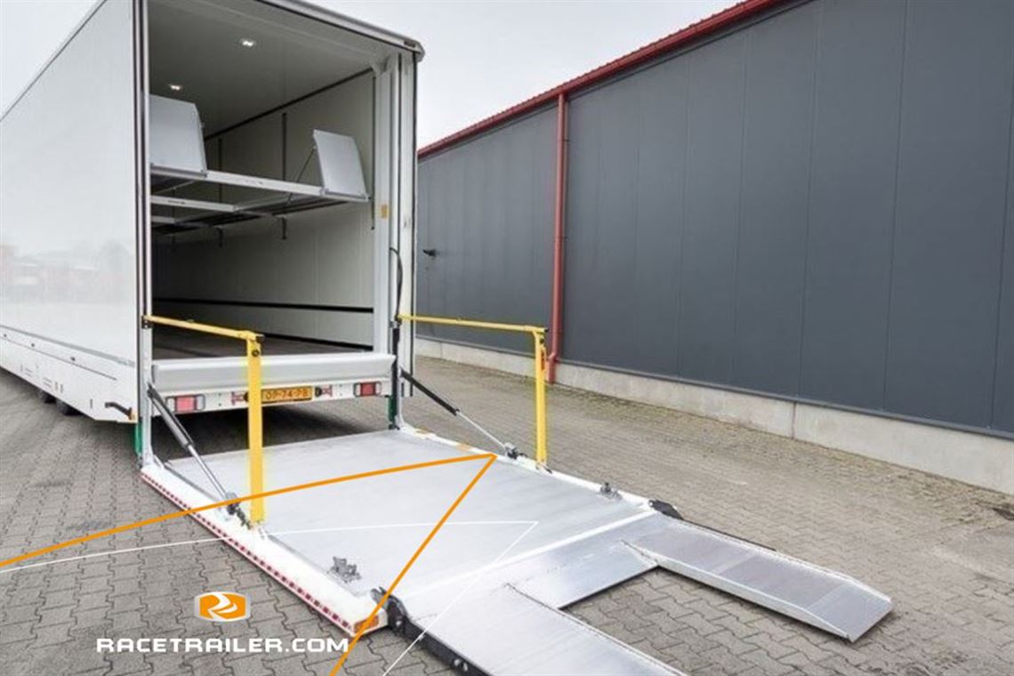 in-stock-new-racetrailer-including-office-spa