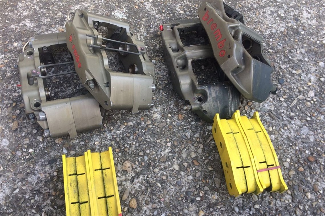 brake-calipers-brembo-997rsr-2012