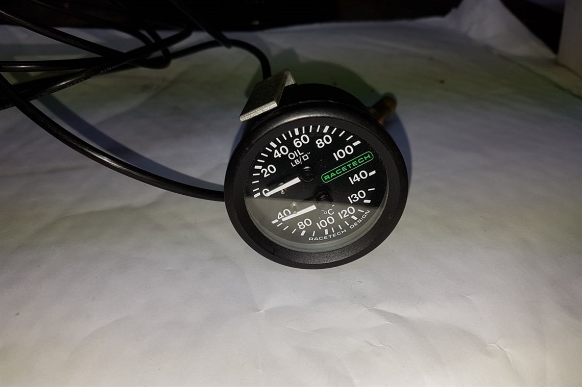 racetech-dual-oil-guage