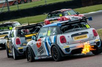 Chasing the pack at Rockingham 2016