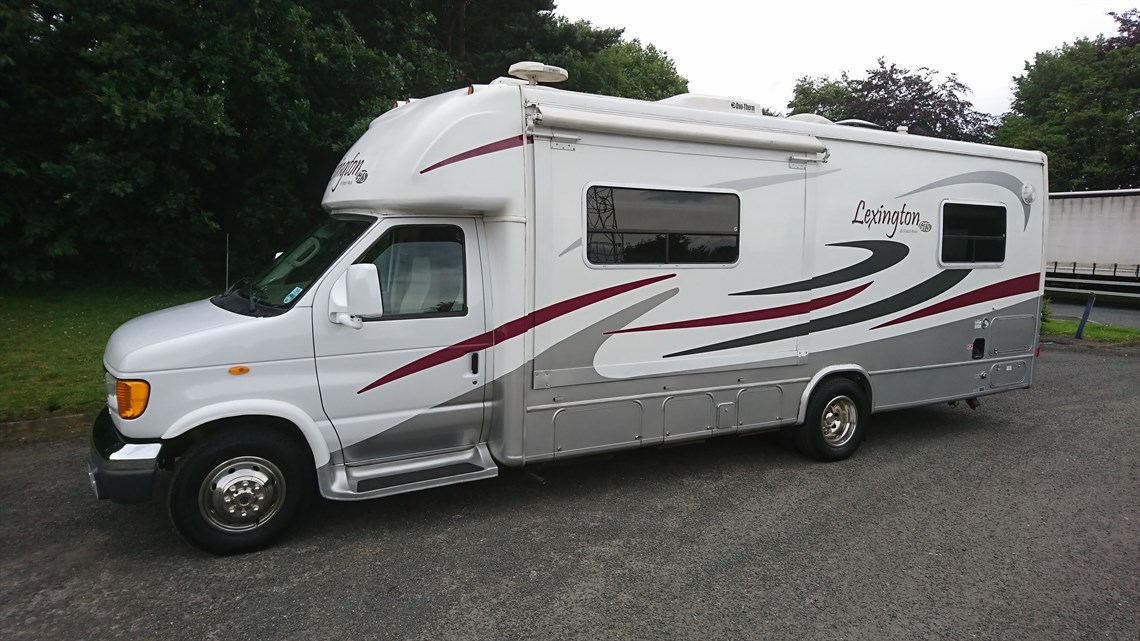 Racecarsdirect.com - Lexington Forest River GTS RV motorhome