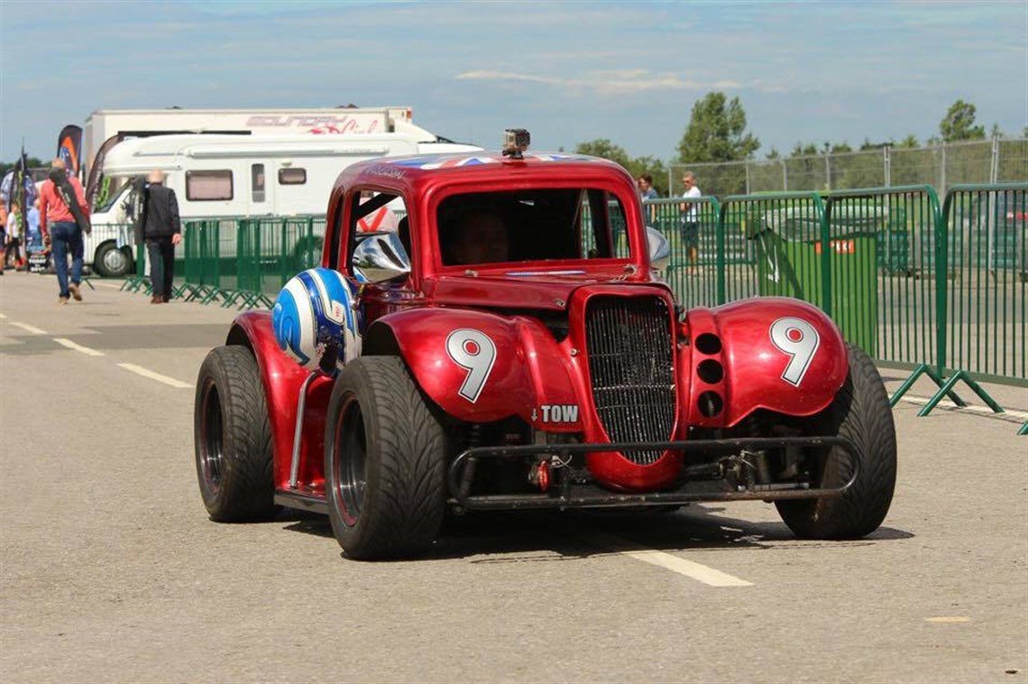 legend-race-car