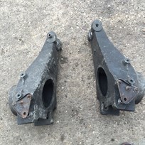 pair-of-mystery-magnesium-rear-uprights