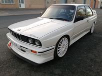 bmw-e30-m3-track-weekend-race-show-car