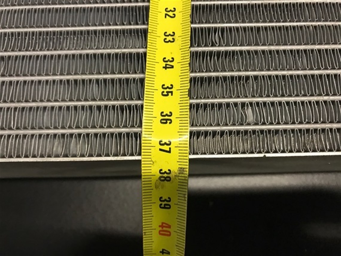 Racecarsdirect.com - Brandnew Alan Docking an NAR radiators.