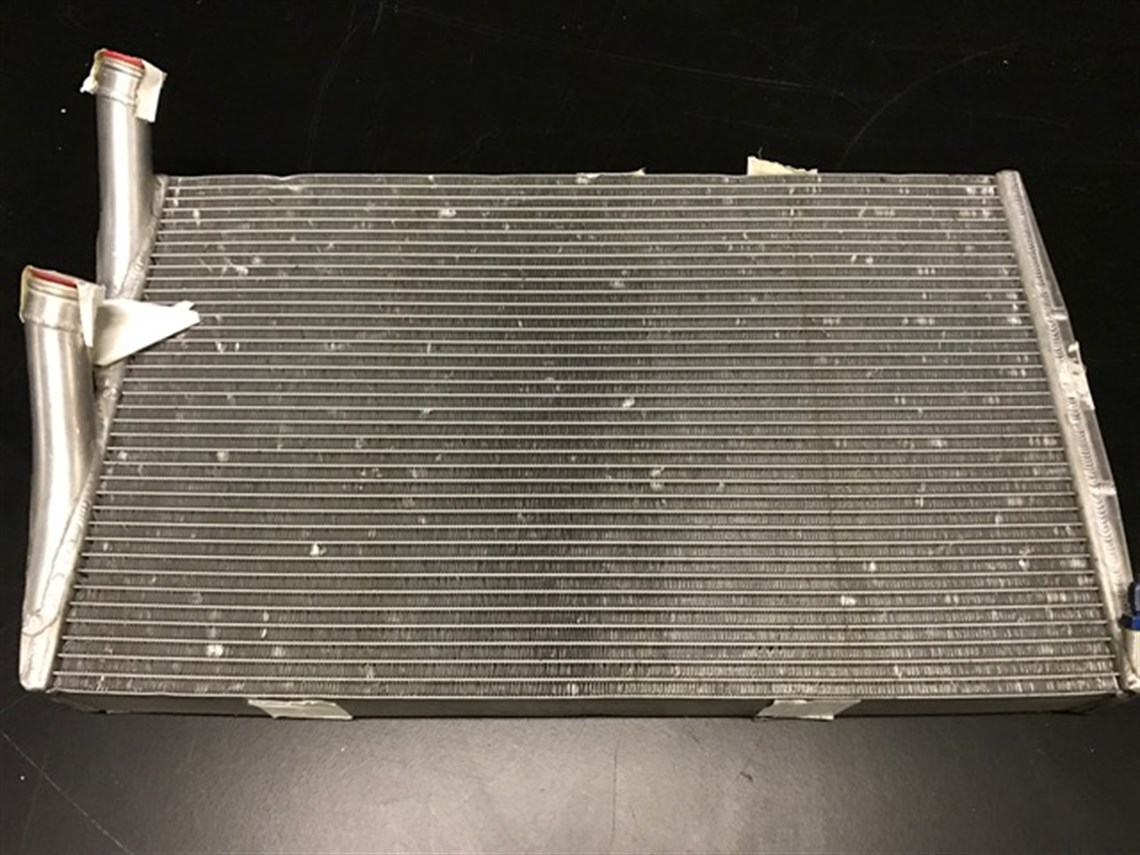 Racecarsdirect.com - Brandnew Alan Docking an NAR radiators.