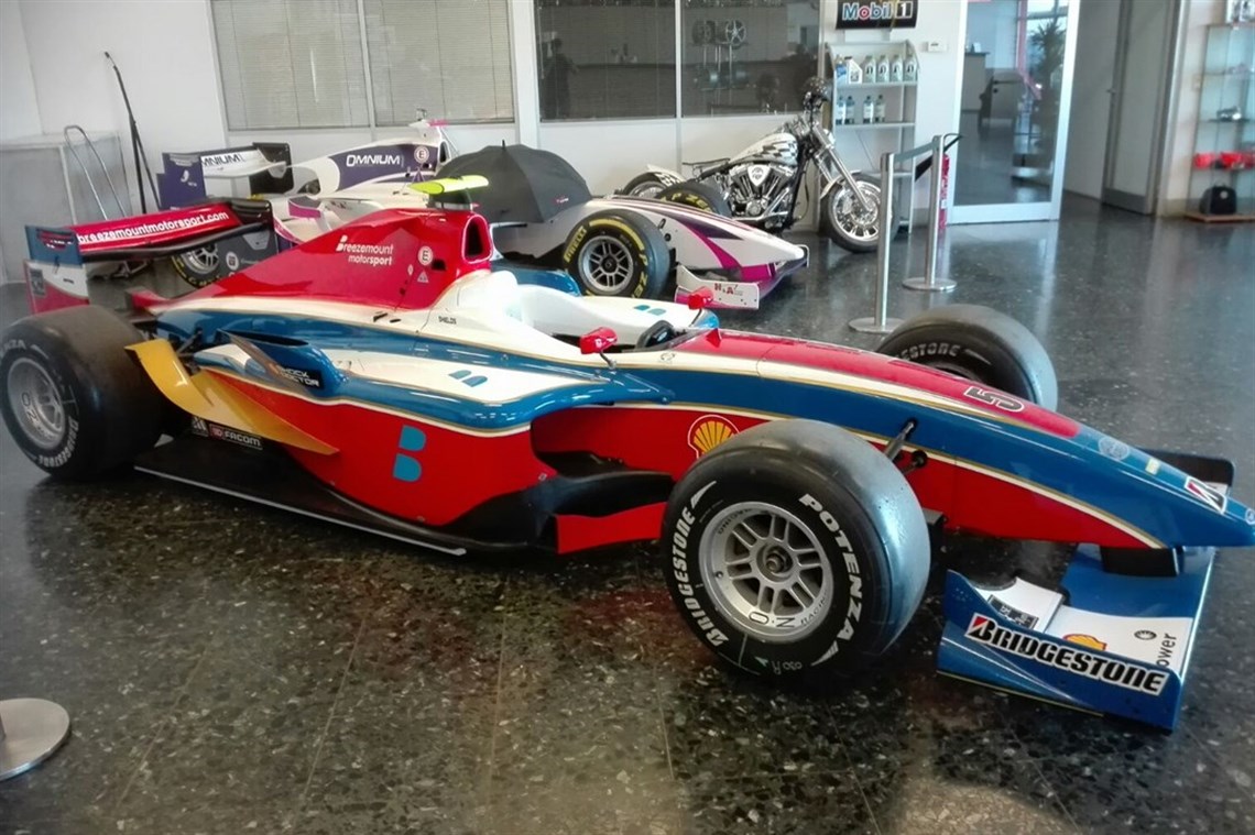 Racecarsdirect.com - Dallara GP2