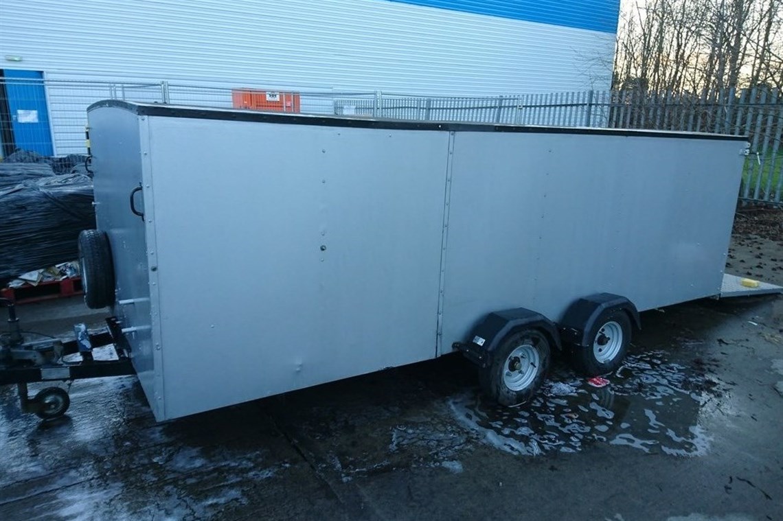 karda-alloy-covered-trailer