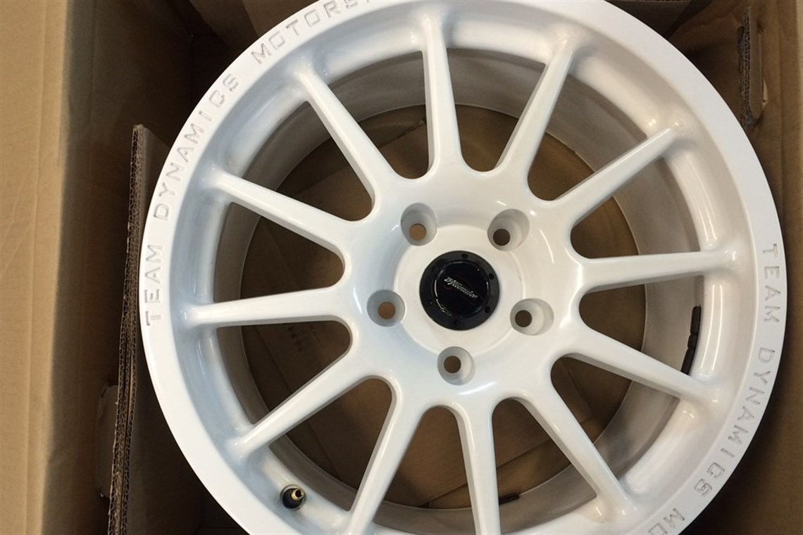 Racecarsdirect.com - Team Dynamics Wheels