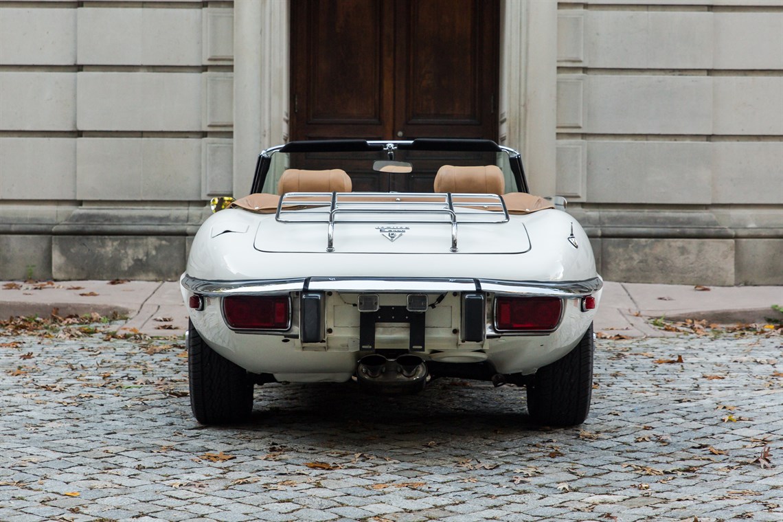 1974-jaguar-e-type-roadster