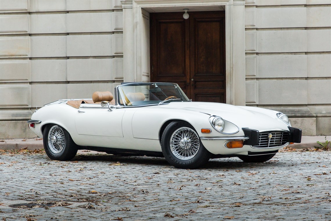 1974-jaguar-e-type-roadster