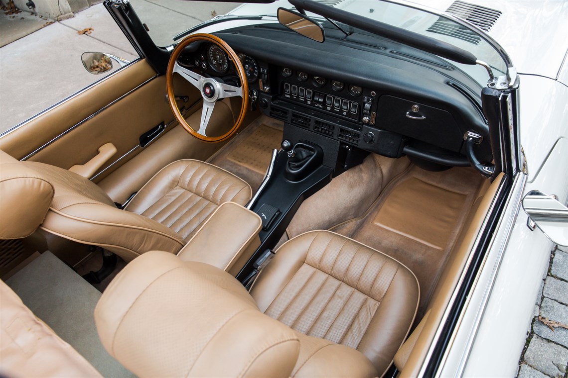 1974-jaguar-e-type-roadster