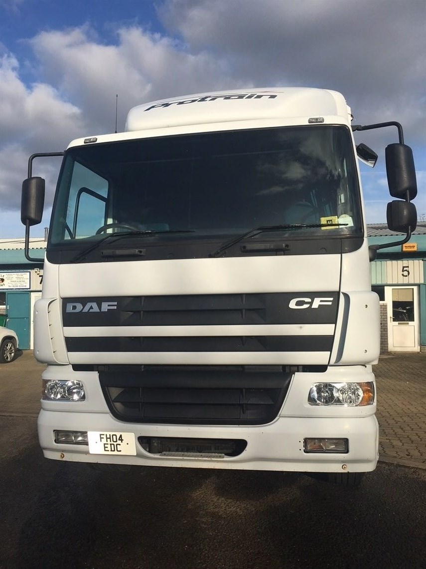 18t-daf-race-truck-and-large-awning