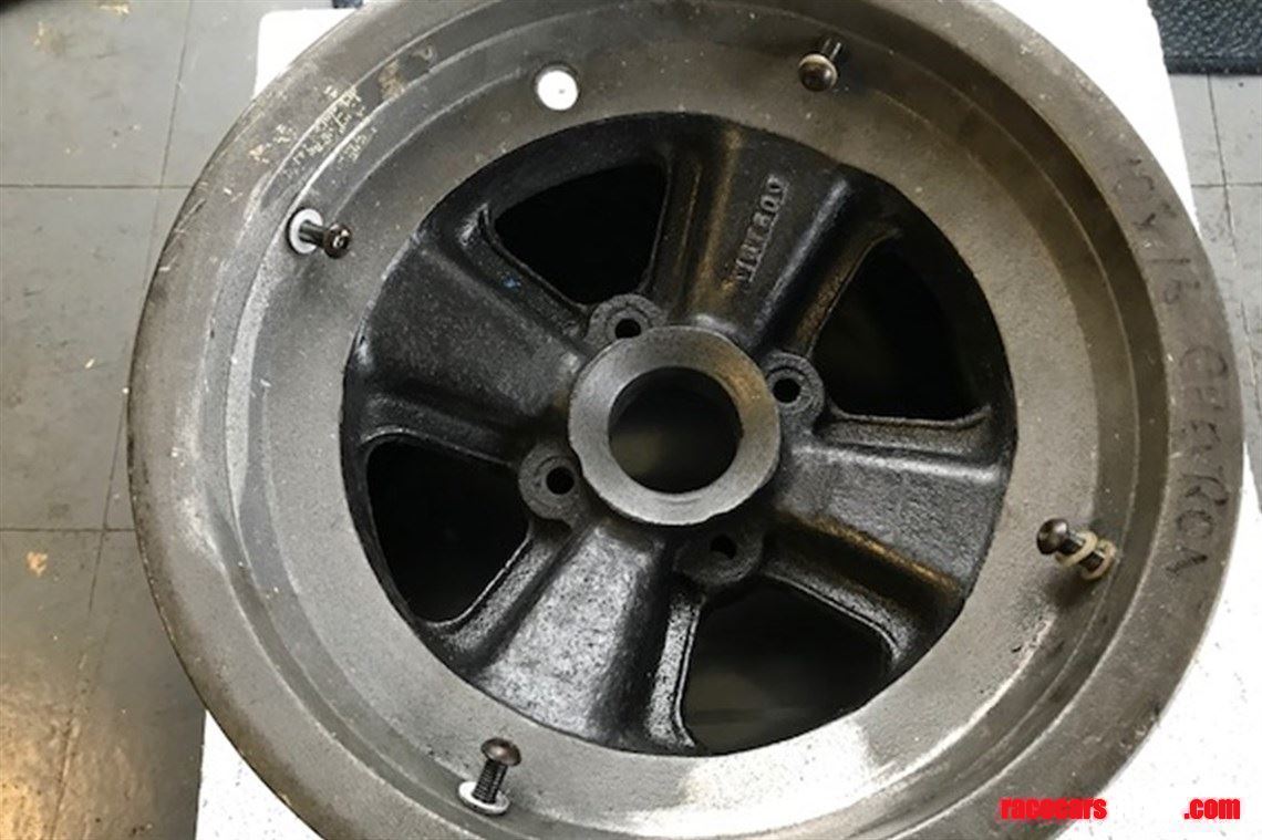 Racecarsdirect.com - 2 sets of chevron original mag wheels