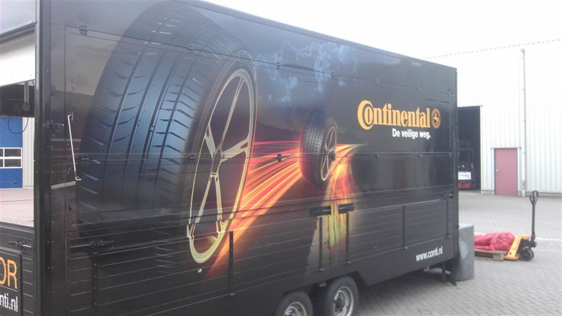 Racecarsdirect.com - Full size Formula 1 race sim and trailer