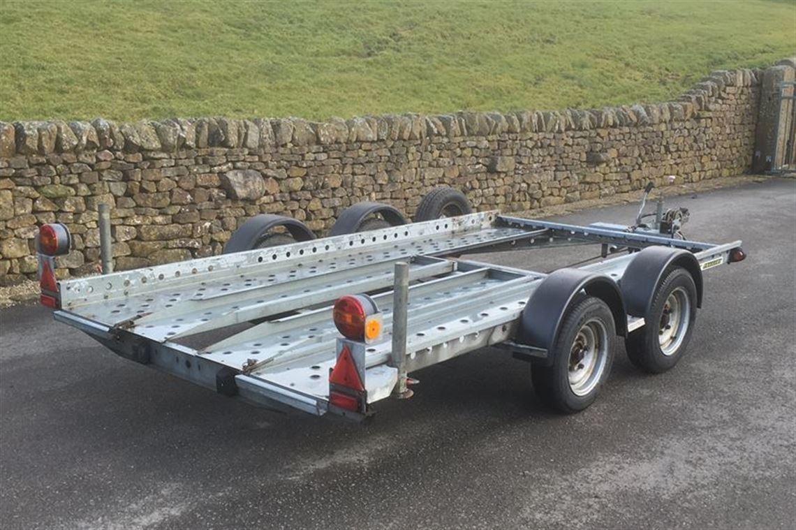 woodford-11ft-x-55ft-caterham-size-trailer