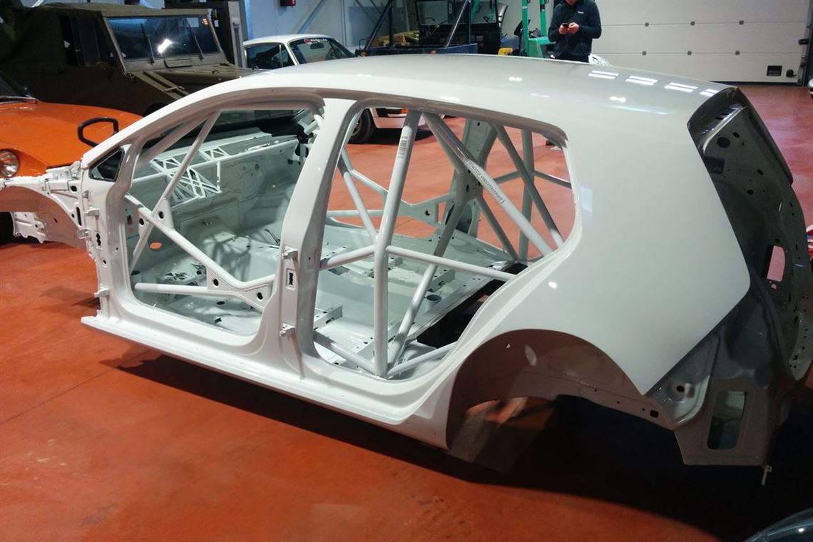 Racecarsdirect.com - VW TCR Golf GTI bodyshell