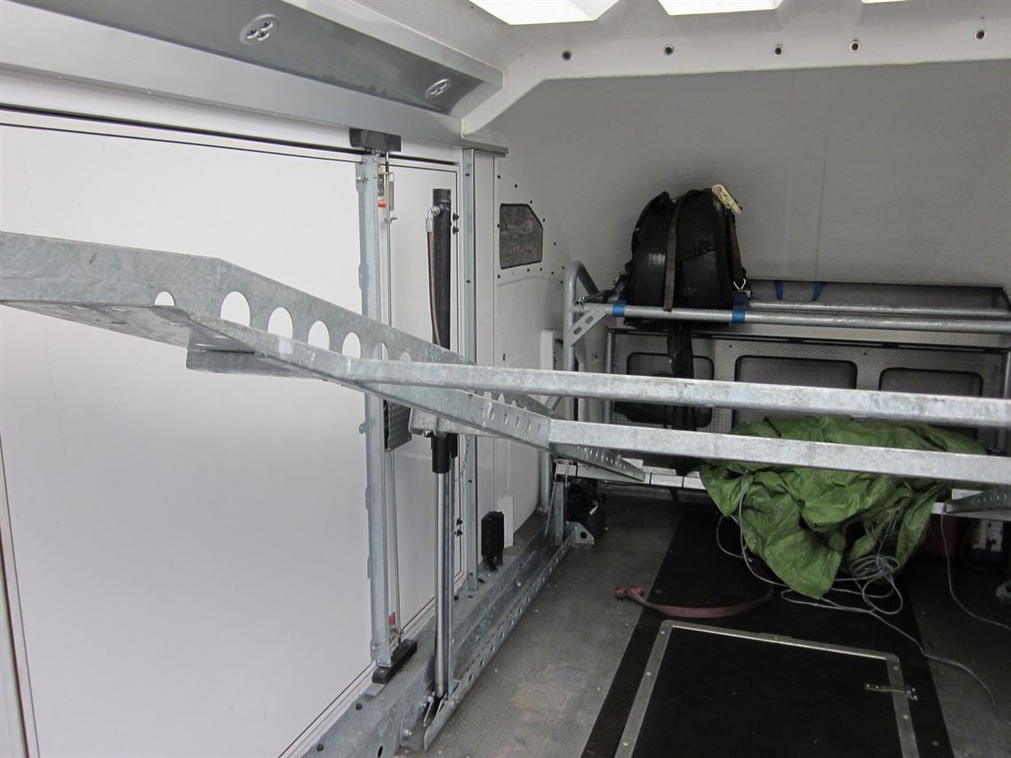 brian-james-2-car-race-transporter-5