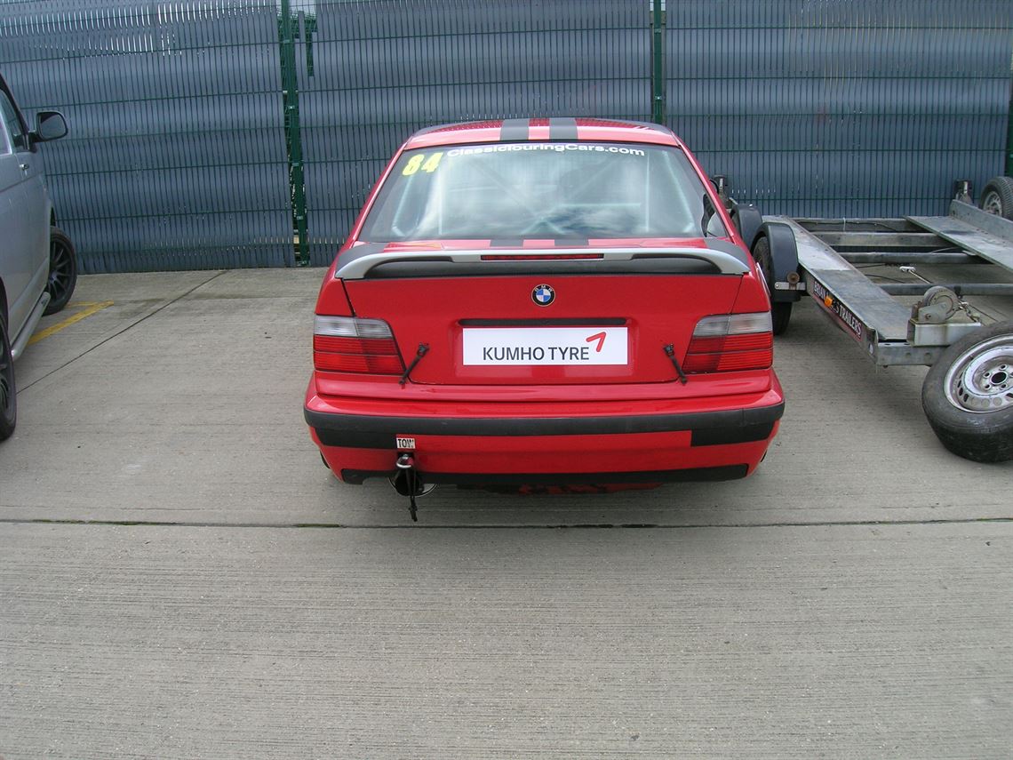 bmw-e36-m3-saloon-race-car