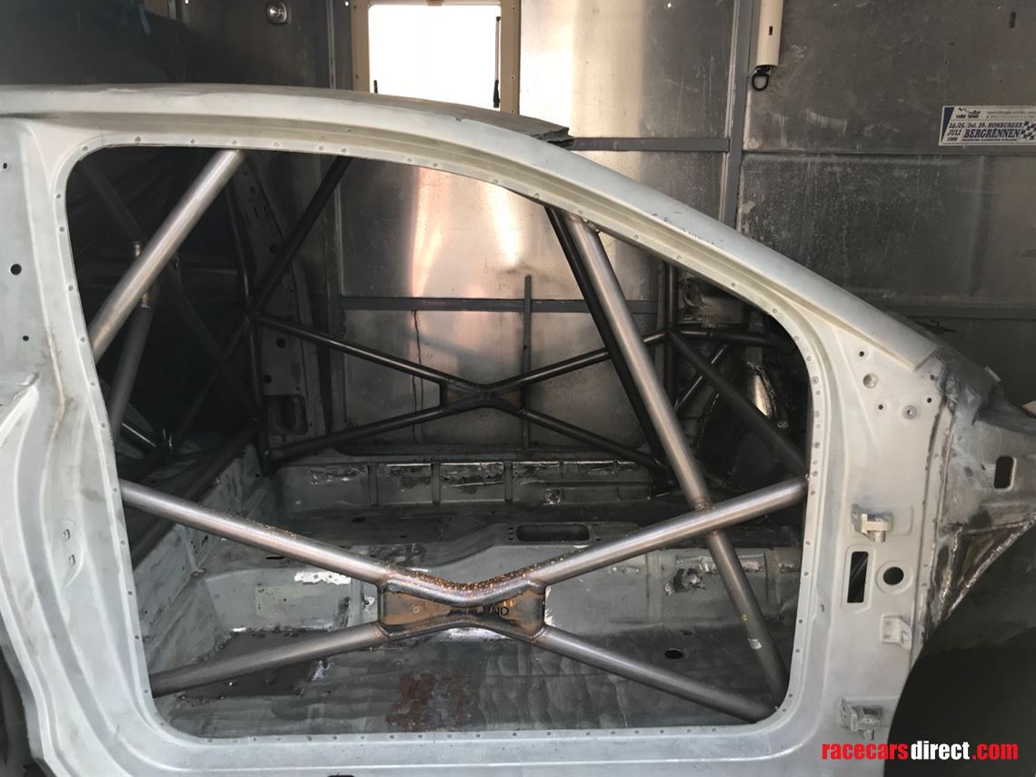 new-vw-polo-mk5-body-with-rollcage